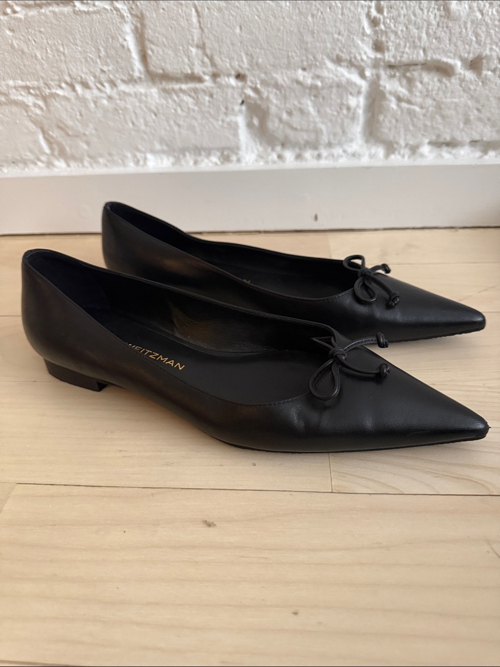Stuart Weitzman Black Pointed Toe Leather Ballet Flats Size 9M